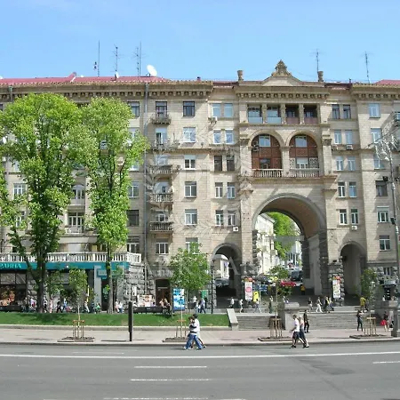 Апартаменти Amazing View Of Khreshchatyk! Київ