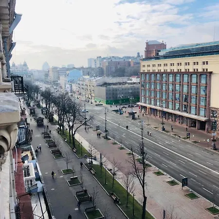 Апартаменти Amazing View Of Khreshchatyk! Київ